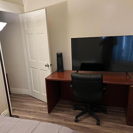 Private Los Angeles Room - Free Wifi, Ac, Tv, Private Fridge, Kitchen, Near Usc - Exposition Park - Usc Memorial Coliseum - Banc Of California Bmo Stadium - Downtown Los Angeles Dtla - University Of Southern California Usc!! 外观 照片